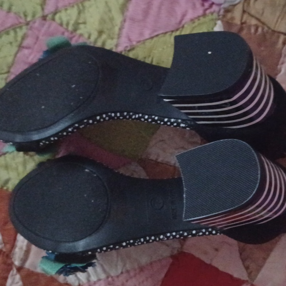 Betsey Johnson Black Heels with Multicolor Floral Appliqués - Picture 4 of 4